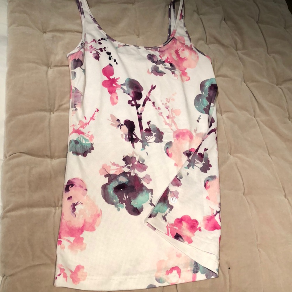 Size 8 Lululemon tank